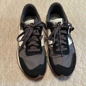 New Balance 237